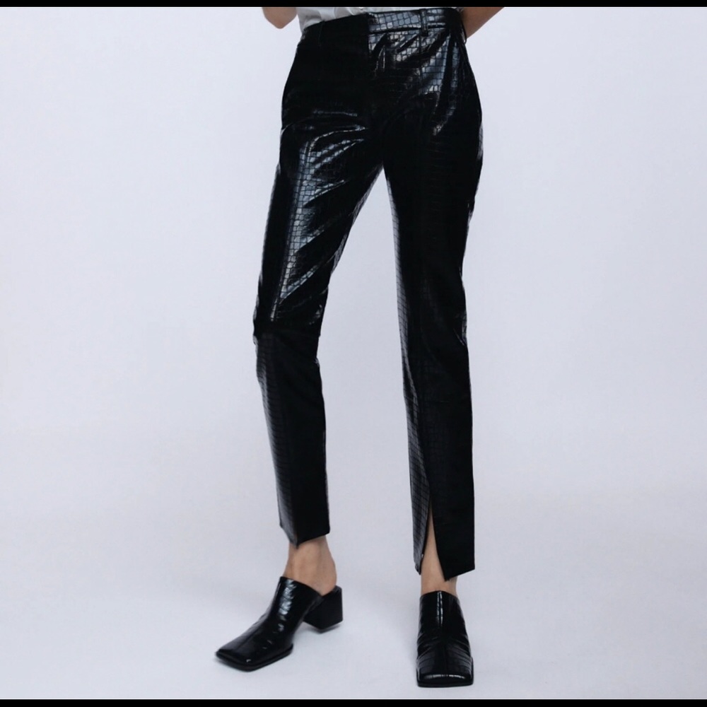 NWT Zara Black Croco Faux Leather pants. Size Lg